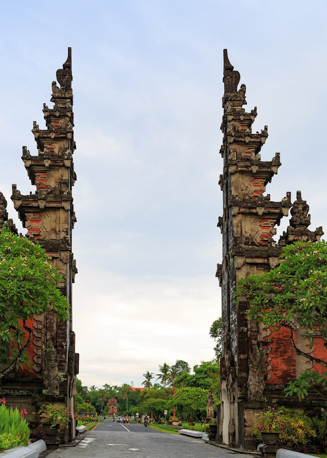 Tall split gate at the northern entrance to Nusa Dua