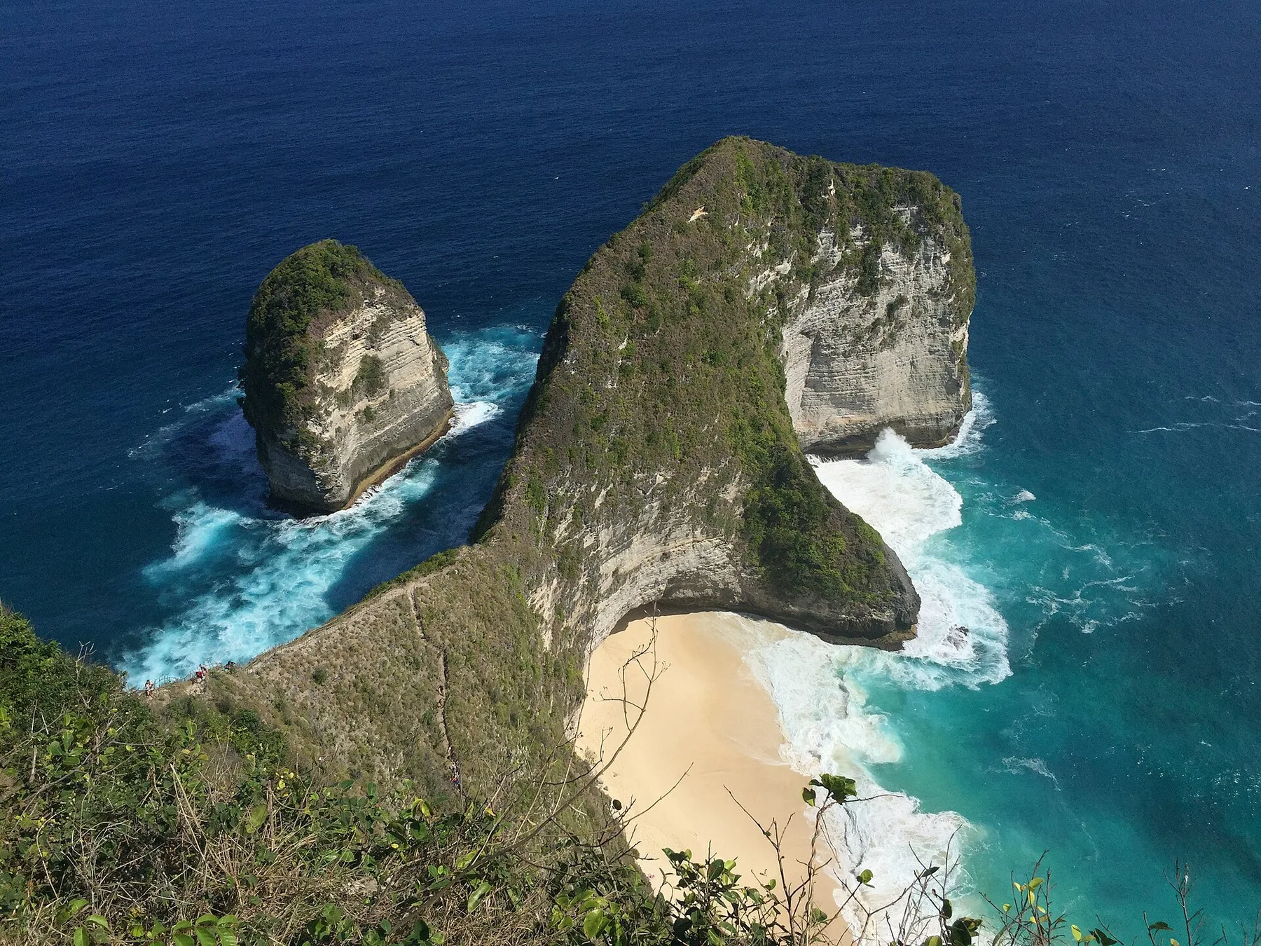 Kelingking Beach and its T-Rex-shaped limestone headland