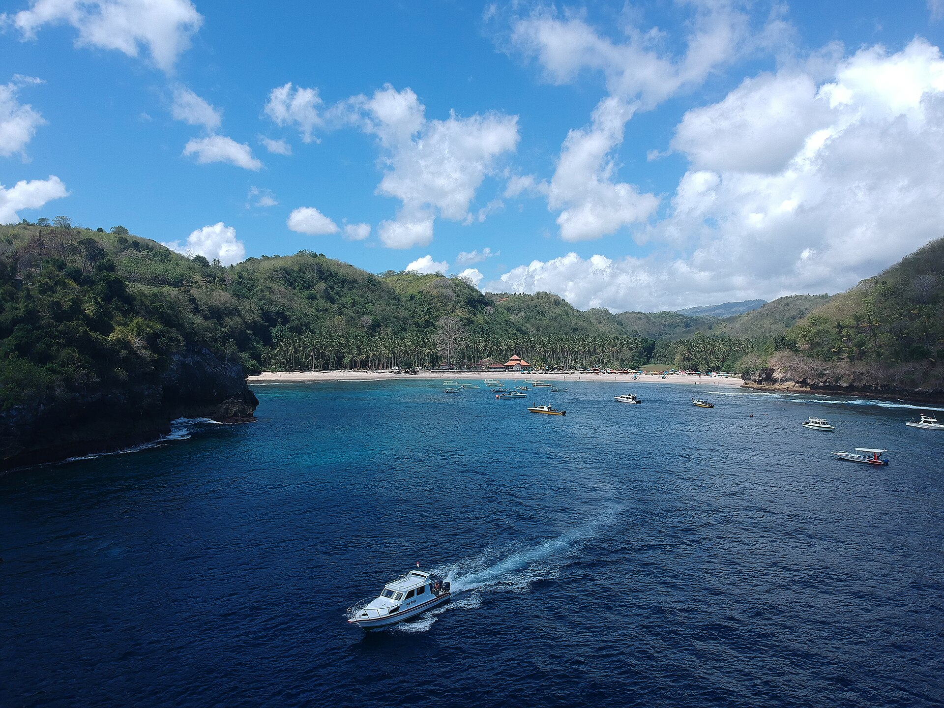 Shoreline and boats at Crystal Bay