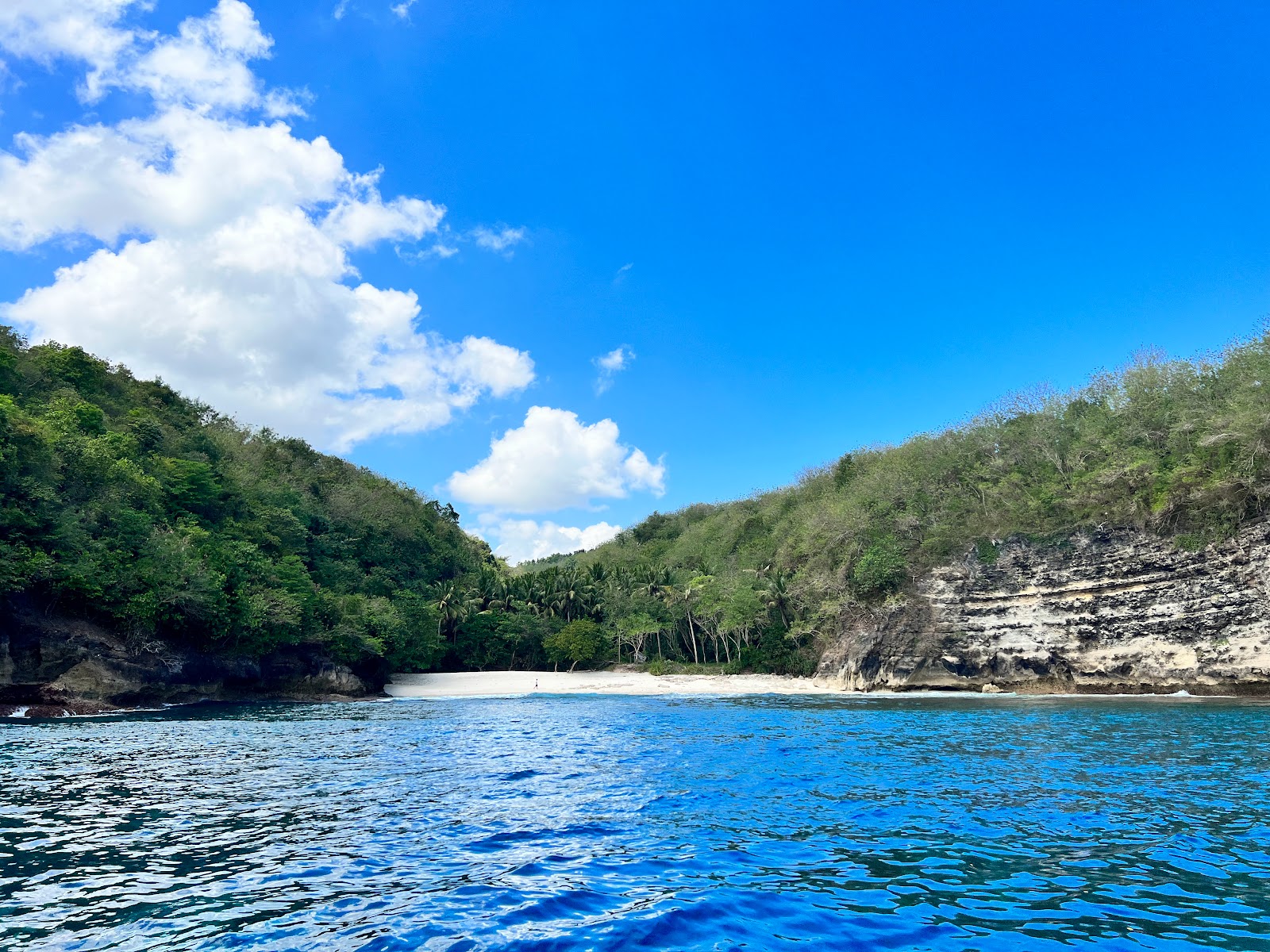 Secluded sand and turquoise water at Puyung Beach in west Nusa Penida